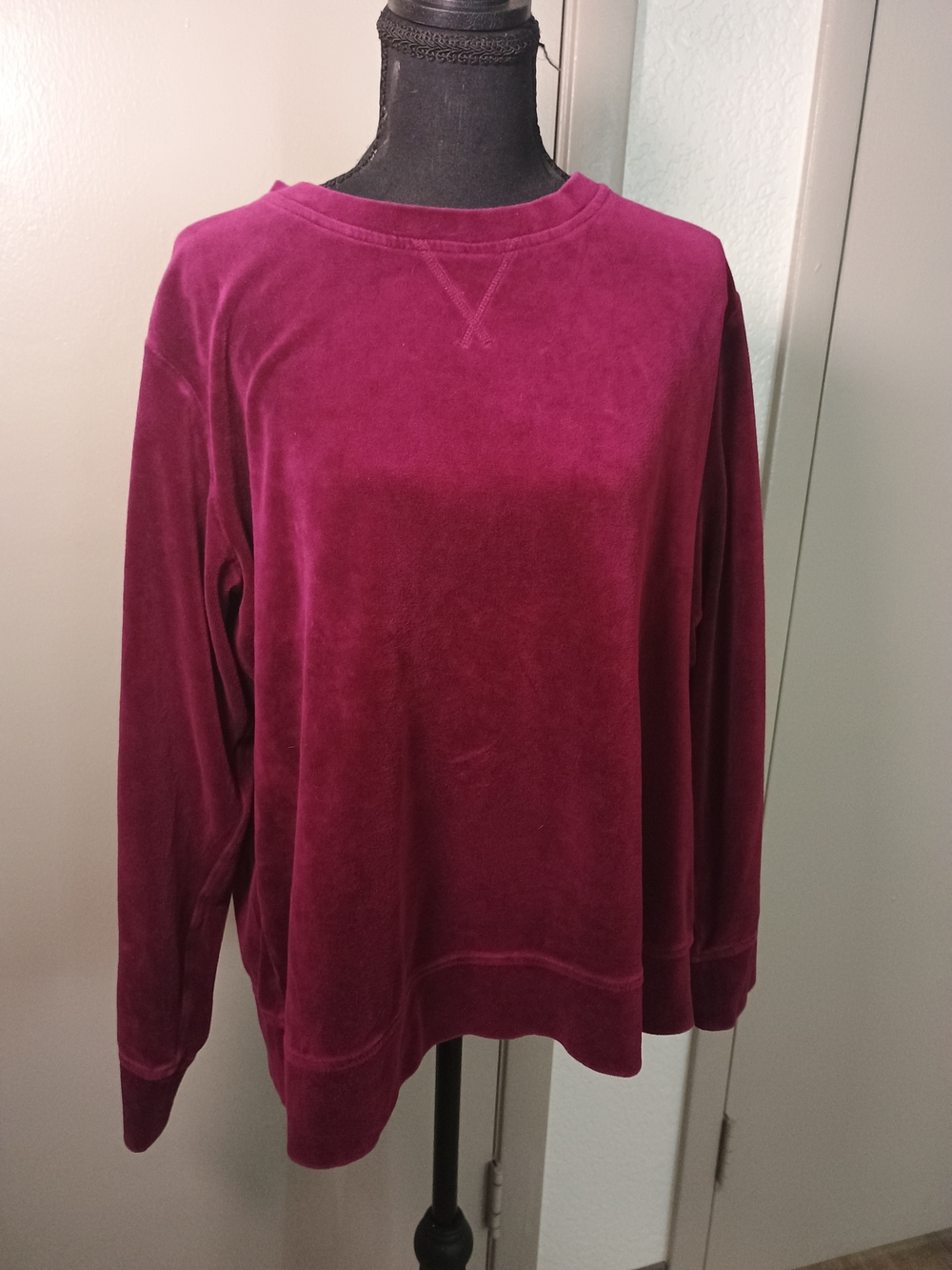 Karen Scott Velour Crewneck Sweatshirt Purple Like New